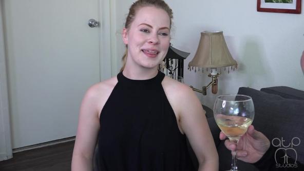 When a Spanking Slut Swipes Right - Stevie Rose - 1080p